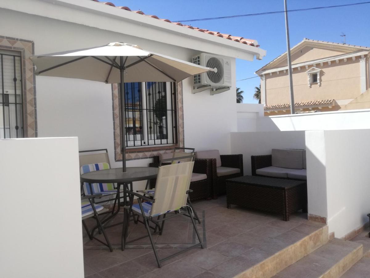 2 Bedroom Newly Renovated Bungalow Close To Bars & Restaurants Los Alcázares Esterno foto