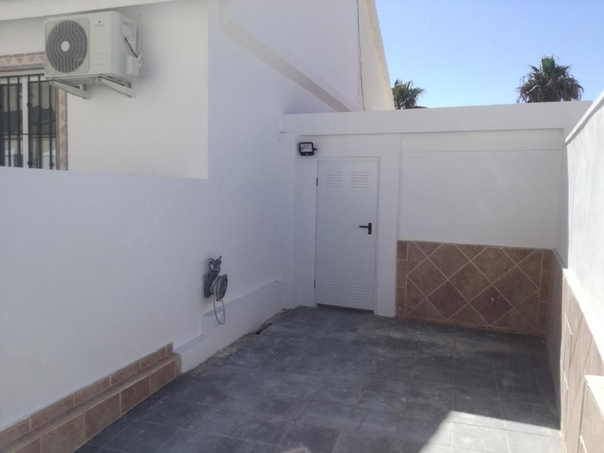 2 Bedroom Newly Renovated Bungalow Close To Bars & Restaurants Los Alcázares Esterno foto