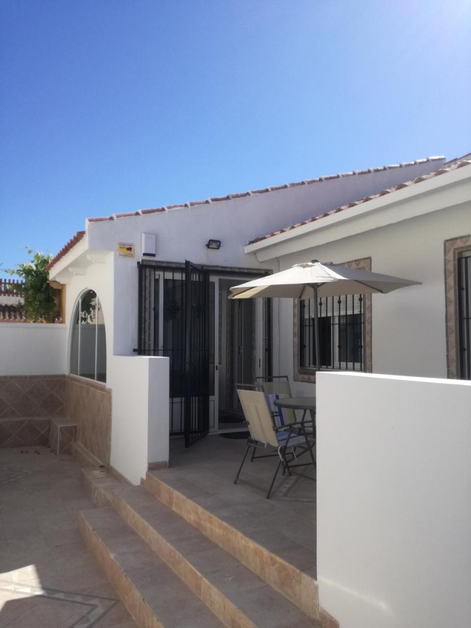2 Bedroom Newly Renovated Bungalow Close To Bars & Restaurants Los Alcázares Esterno foto